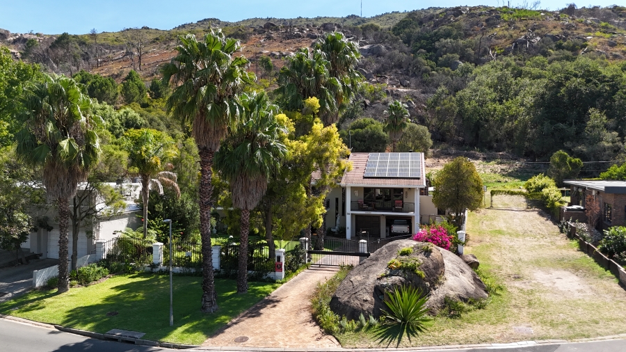 6 Bedroom Property for Sale in Groenvlei Western Cape